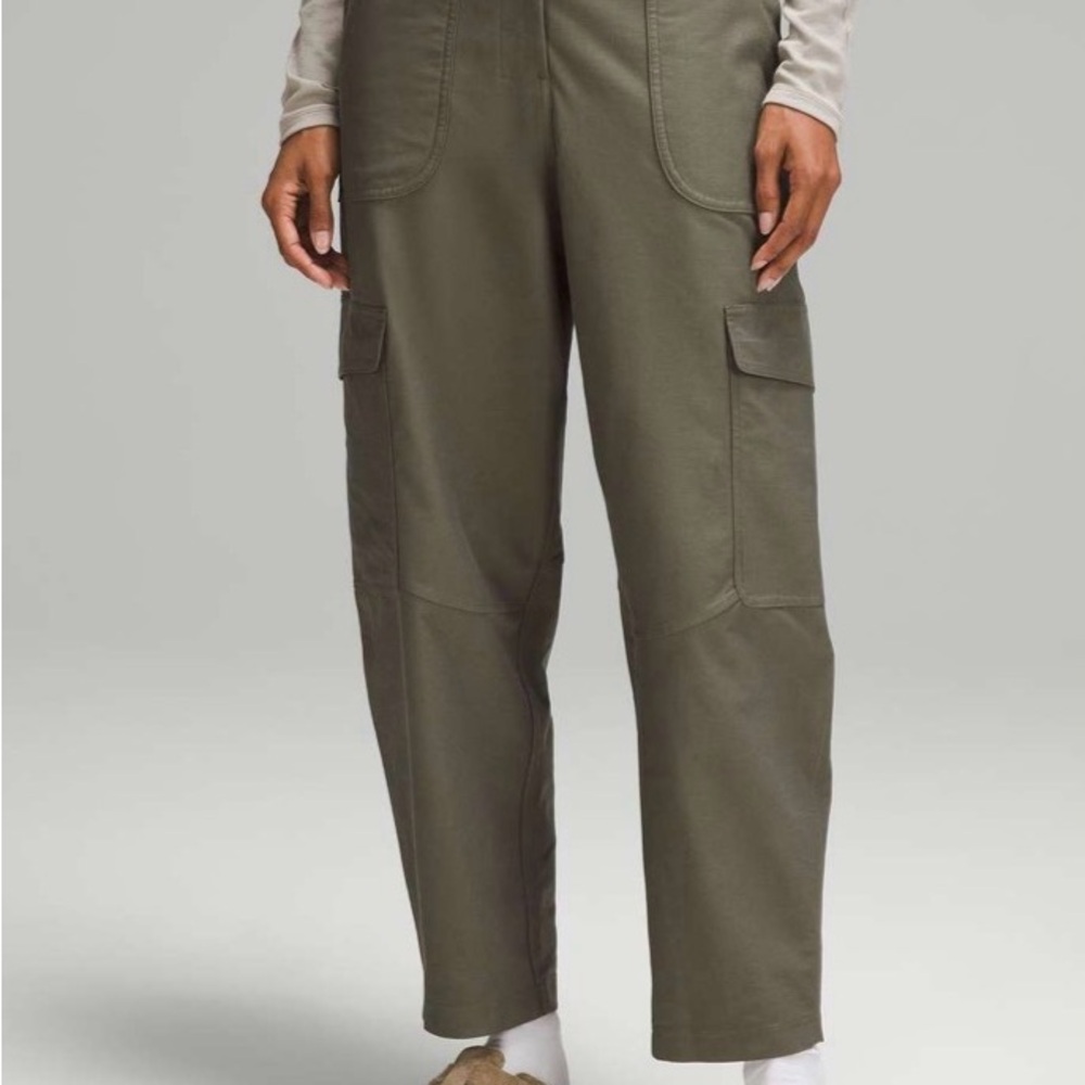 Lululemon Light Utilitech Cargo Pocket High-Rise Pant - Picture 8 of 8
